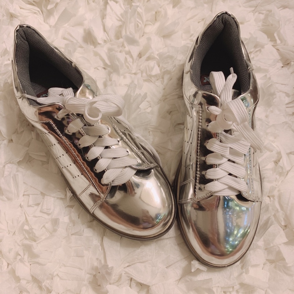 NYLA Silver Chrome Sneaker